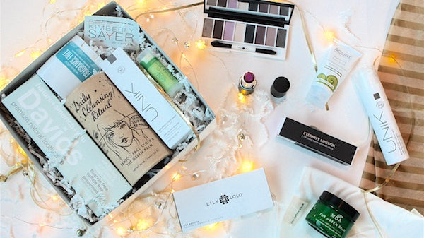 The GREEN & Glamorous Box to Support Living Beyond Breast Cancer