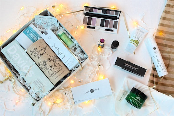 The GREEN & Glamorous Box to Support Living Beyond Breast Cancer
